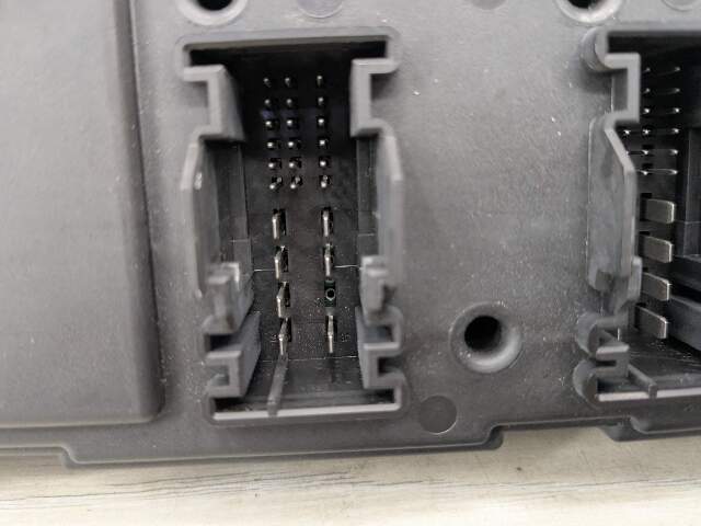 12-18 OEM BMW F30 F32 F82 REM Rear Body Control Unit Electronic Module BCM Box