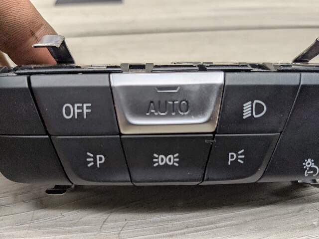 OEM BMW G20 G22 G23 G26 G42 G80 G82 G83 Headlight Control Switch Light Module