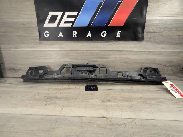 22-25 OEM BMW G42 G87 230 M240 M2 Rear Center Bumper Support Mounting Bracket