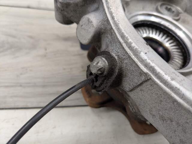 OEM BMW G42 230 M240 REAR Right Passenger Side Knuckle Wheel Hub Spindle Bearing