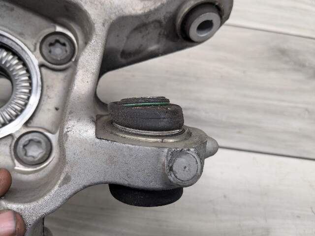 22-25 OEM BMW G42 230 M240 REAR Left Driver Knuckle Wheel Hub Spindle Bearing