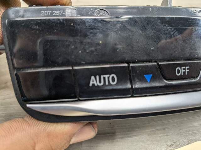 19-25 OEM BMW G20 G22 G23 G26 G42 AC Rear Heater Climate Control Switch Panel