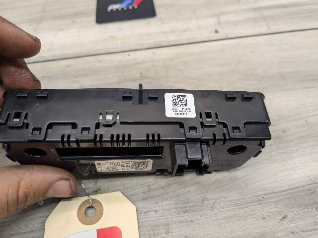 19-25 OEM BMW G20 G22 G23 G26 G42 AC Rear Heater Climate Control Switch Panel
