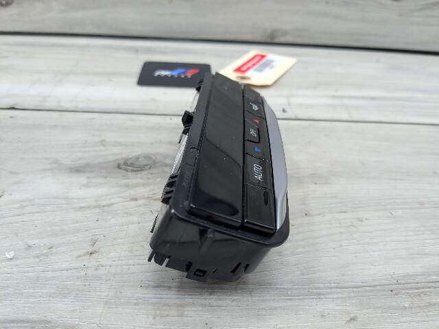 19-25 OEM BMW G20 G22 G23 G26 G42 AC Rear Heater Climate Control Switch Panel