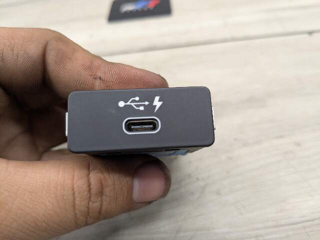 OEM BMW F44 F48 F97 G01 G05 G12 G20 G30 G80 USB Dual Type C Charger Port Socket