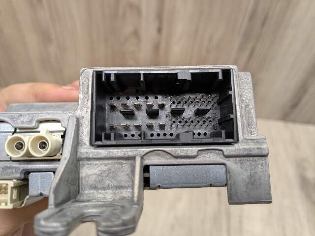 OEM BMW G20 G22 G23 G80 G82 G83 Radio Audio Sound Amplifier Control Module SDARS