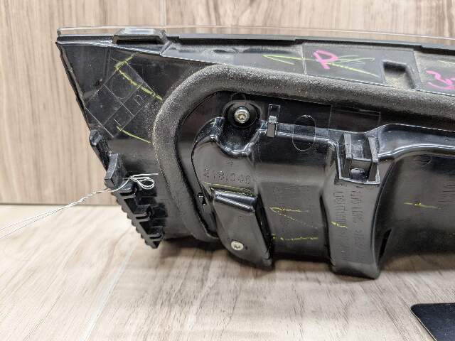 19-21 OEM BMW G20 330 M340 Rear Right Passenger Side LED Inner Stop Tail Light