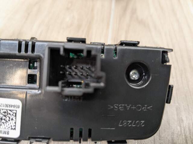 OEM BMW G20 G22 G23 G26 G80 G82 G83 Rear AC Air Climate Control Switch Module