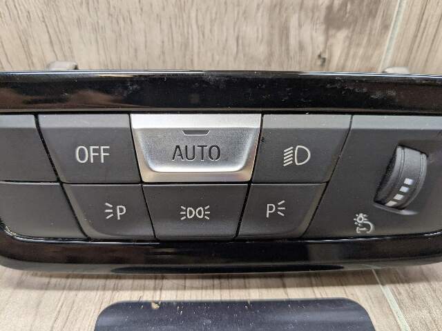 OEM BMW G20 G22 G23 G26 G42 G80 G82 G83 Headlight Control Switch Light Module