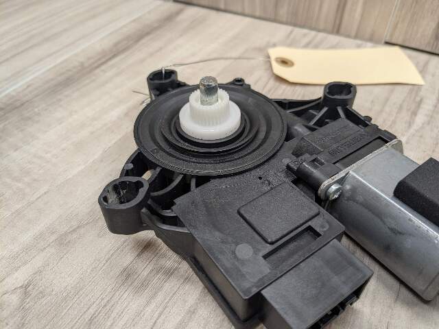 OEM BMW G20 G80 330 M340 REAR Right Passenger Side Door Window Regulator Motor