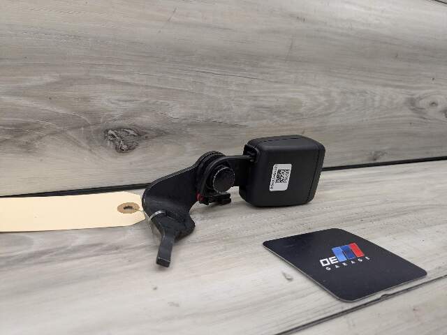 OEM BMW G42 G87 230 M240 M2 Rear Left Driver Side Seatbelt Seat Belt Buckle