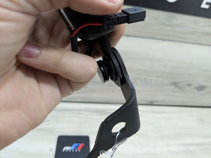 OEM BMW G42 G87 230 M240 M2 Rear Left Driver Side Seatbelt Seat Belt Buckle