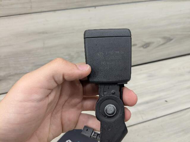 OEM BMW G42 G87 230 M240 M2 Rear Right Passenger Seatbelt Seat Belt Buckle