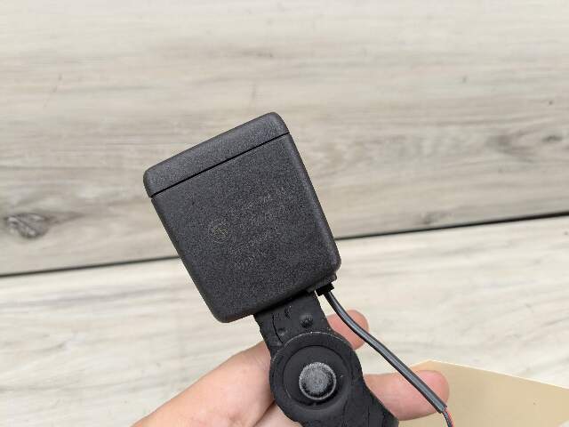 OEM BMW G42 G87 230 M240 M2 Rear Right Passenger Seatbelt Seat Belt Buckle