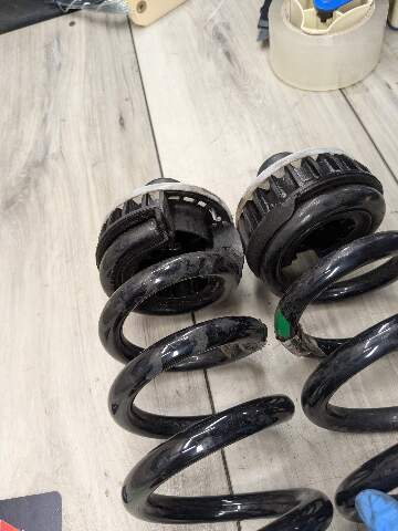 22-25 OEM BMW G42 M240iX Rear Left Right Suspension Coil Springs PAIR