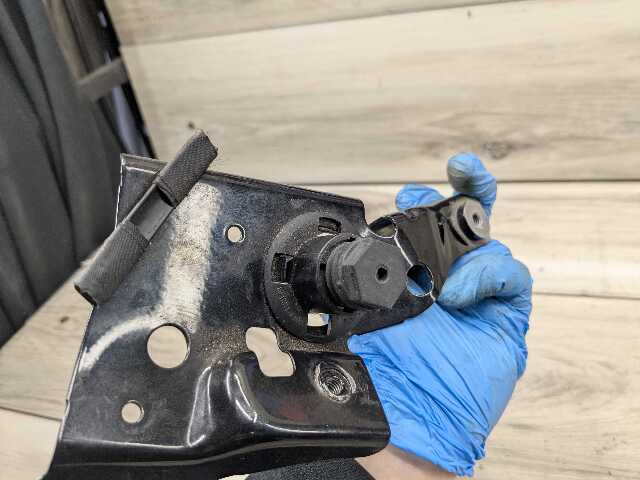 22-25 OEM BMW G42 230 M240 Front Left Fender Wing Holder Bracket SET