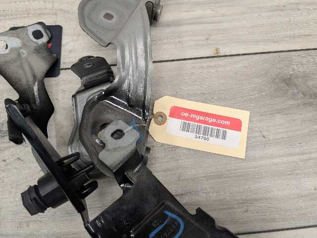 22-25 OEM BMW G42 230 M240 Front Left Fender Wing Holder Bracket SET