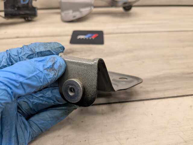 22-25 OEM BMW G42 230 M240 Front Left Fender Wing Holder Bracket SET