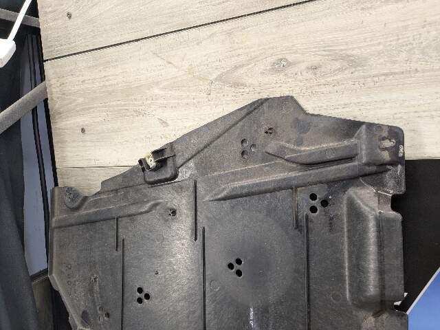 22-25 OEM BMW G42 230 M240 Left Right Gas Tank Under Shield Splash Guard Cover