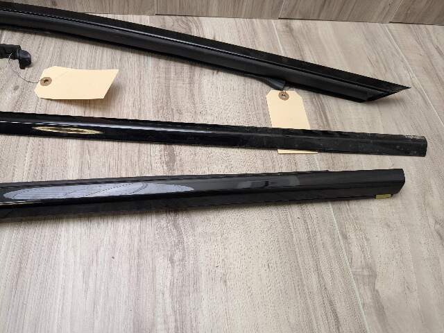 22-25 OEM BMW G42 G87 Right Passenger Side Door Belt Molding Trim SHADOW GLOSS
