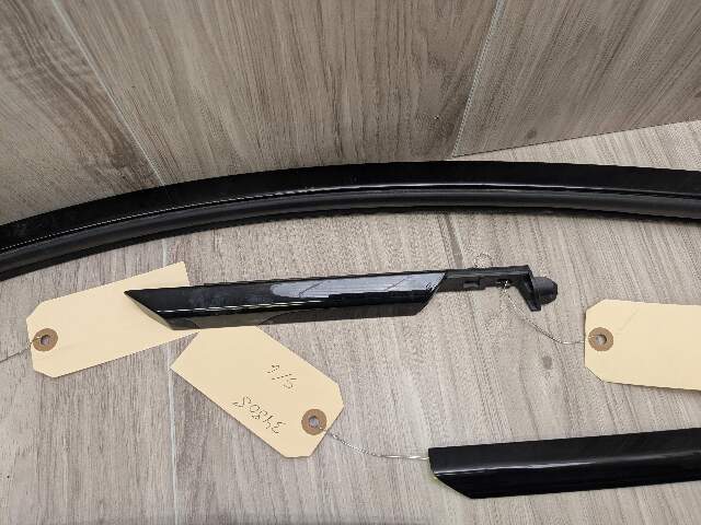 22-25 OEM BMW G42 G87 Right Passenger Side Door Belt Molding Trim SHADOW GLOSS