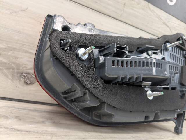 16-19 OEM BMW G11 G12 740 750 Rear Left Driver Side LED Inner Stop Tail Light