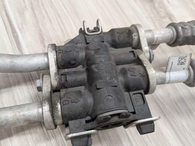 16-19 OEM BMW F90 G11 G12 G30 750 Transmission Oil Cooler Line Return Flow N63R