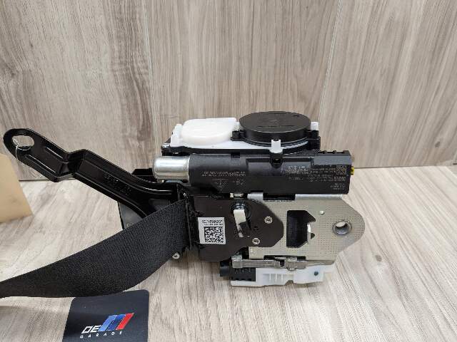 OEM BMW G01 G02 F97 F98 X3 X4 Front Right Passenger Seat Belt Seatbelt Retractor