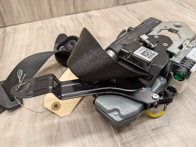 OEM BMW G01 G02 F97 F98 X3 X4 Front Right Passenger Seat Belt Seatbelt Retractor