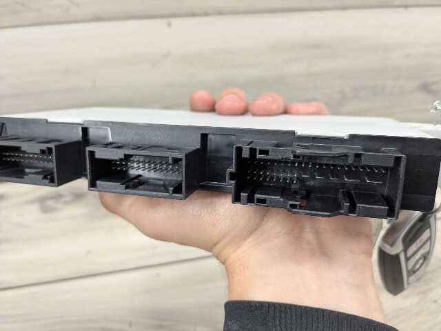 OEM BMW F10 F07 F12 F01 F06 F25 CAS4 Comfort Access Control Unit Module w/ Key