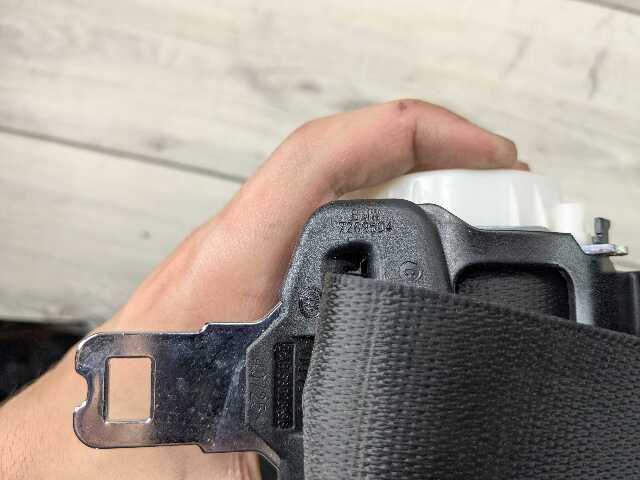 09-15 OEM BMW F01 F02 740 750 760 B7 REAR CENTER Side Seatbelt Retractor Black