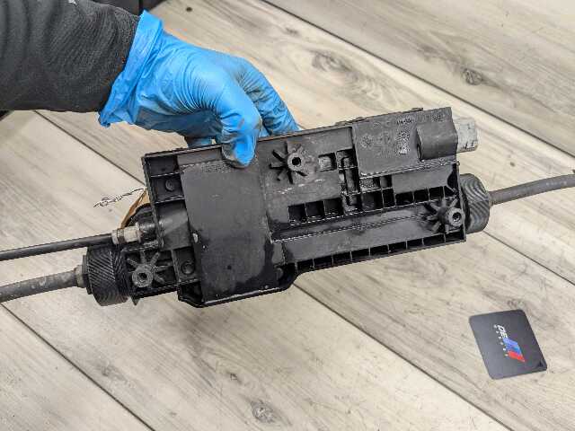 09-15 OEM BMW F01 F02 740 750 Emergency Parking Brake Actuator Unit Motor