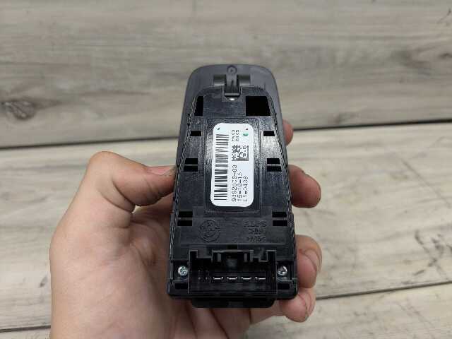 16-19 OEM BMW G12 740 750 M760 Rear Left Right Window Door Sun Shade Switch
