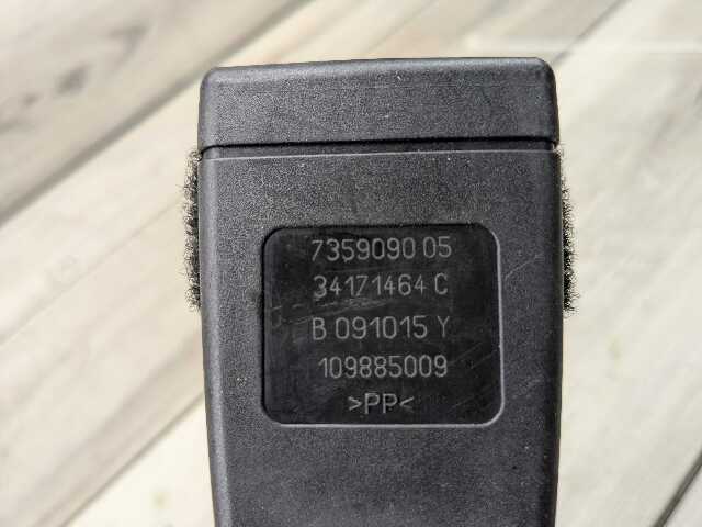 OEM BMW F90 G11 G12 G30 530 540 M550 750 M5 Front Left or Right Seatbelt Buckle