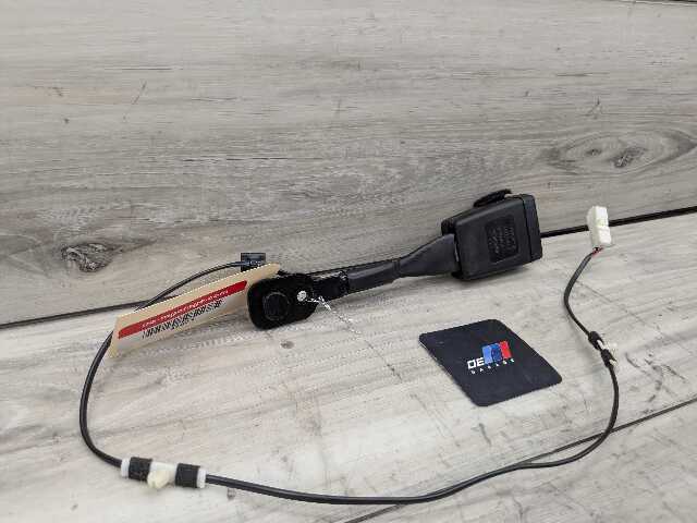 OEM BMW F90 G11 G12 G30 530 540 M550 750 M5 Front Left or Right Seatbelt Buckle