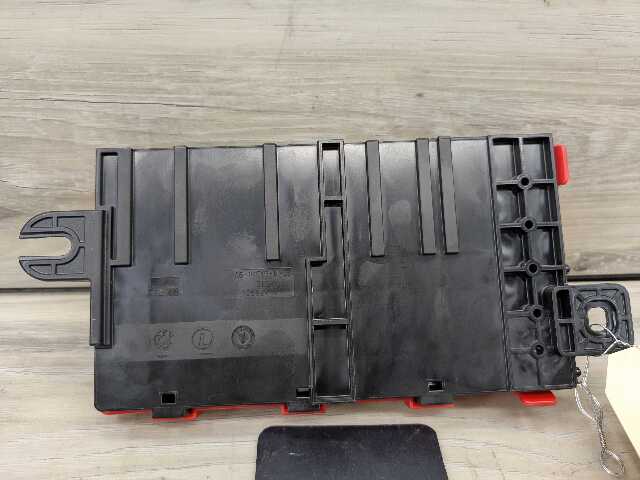OEM BMW G11 G12 G14 G15 G16 G30 B+ Junction Terminal Power Relay Fuse Box