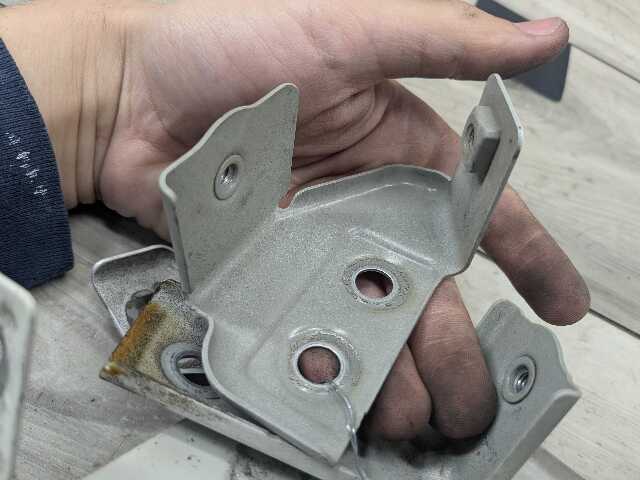 16-19 OEM BMW G11 G12 740 750 Front Right Passenger Fender Holder Bracket SET