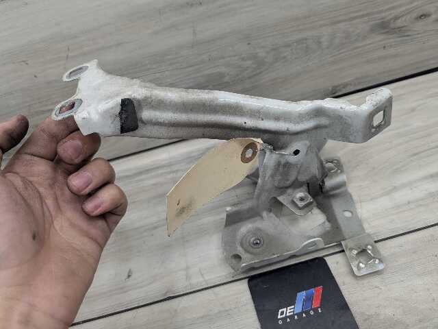 16-19 OEM BMW G11 G12 740 750 Front Right Passenger Fender Holder Bracket SET