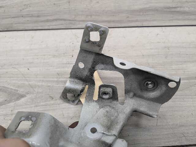 16-19 OEM BMW G11 G12 740 750 Front Right Passenger Fender Holder Bracket SET