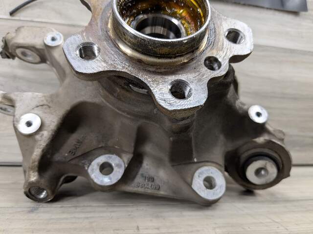 18-24 OEM BMW G01 X3 REAR Left Driver Side Knuckle Wheel Hub Spindle Bearing