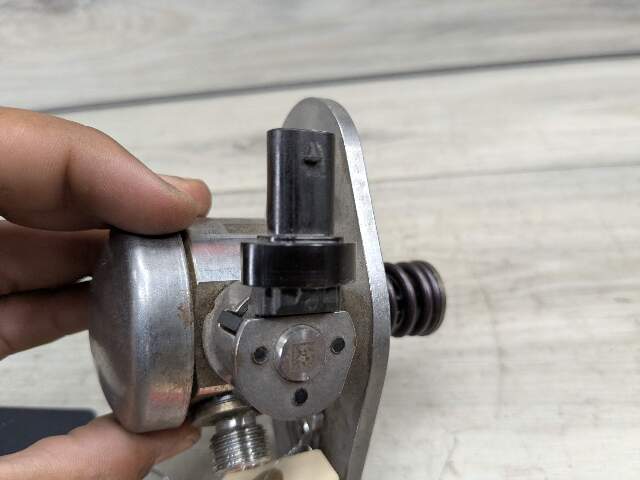 OEM BMW G05 G07 G12* G15 G30 Engine N63 S63 V8 HPFP High Pressure Fuel Pump 1-4