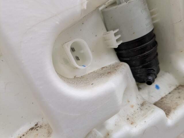OEM BMW G20 G22 G23 330 M340 Windshield Wipe Washer Bottle Tank Reservoir