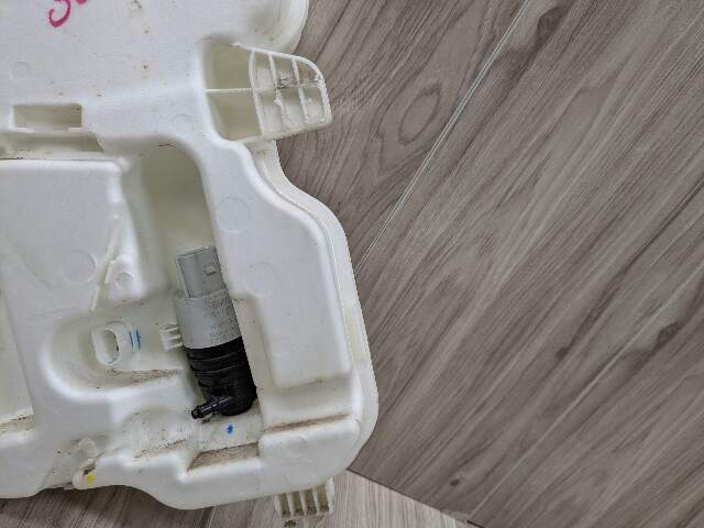 OEM BMW G20 G22 G23 330 M340 Windshield Wipe Washer Bottle Tank Reservoir