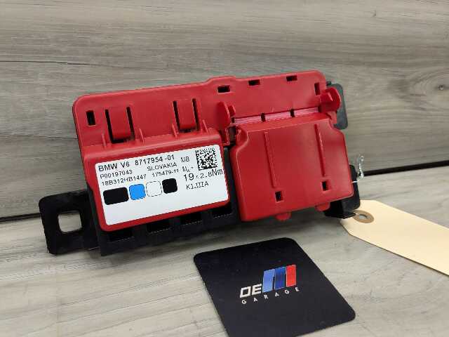 OEM BMW G05 G06 G07 X5 X7 Rear Battery Junction B+ Power Fuse box Distribution