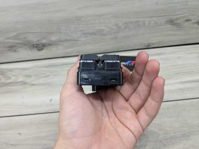 19-25 OEM BMW F95 G05 X5 X5M Sunblind Sunshade Roller Blind Control Switch