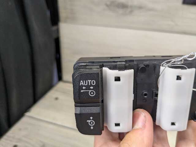 19-25 OEM BMW F95 G05 X5 X5M Sunblind Sunshade Roller Blind Control Switch