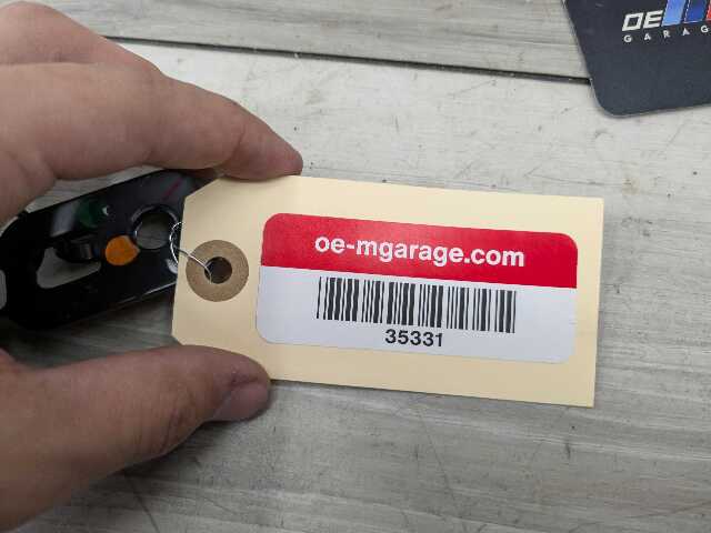 OEM BMW F95 F96 G05 G06 G07 G09 X5 X6 X7 Front Left Right Seatbelt Buckle Black