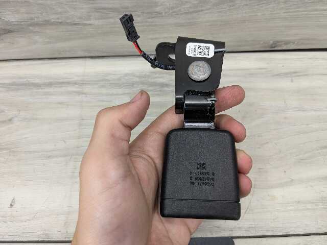 *OEM BMW F95 G05 G06 X5 X6 Rear Left Driver 2nd Row Seat Belt Seatbelt Buckle