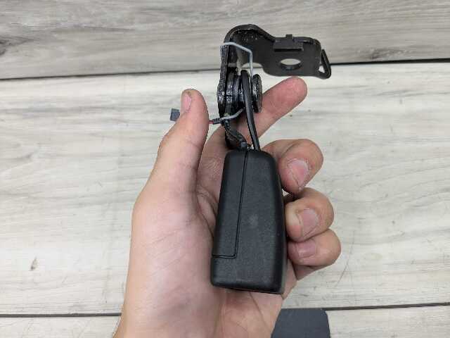 *OEM BMW F95 G05 G06 X5 X6 Rear Left Driver 2nd Row Seat Belt Seatbelt Buckle