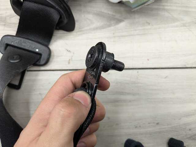 19-25 OEM BMW F95 G05 X5 X5M REAR Left Driver 2nd Row Seat Belt Retractor